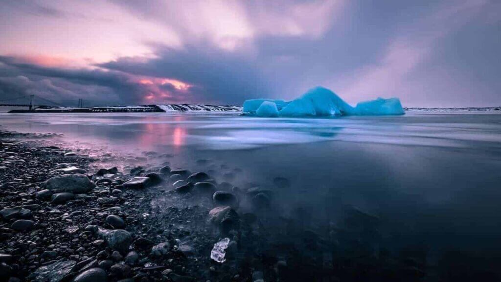 Sunset in iceland at the glacier lagoon