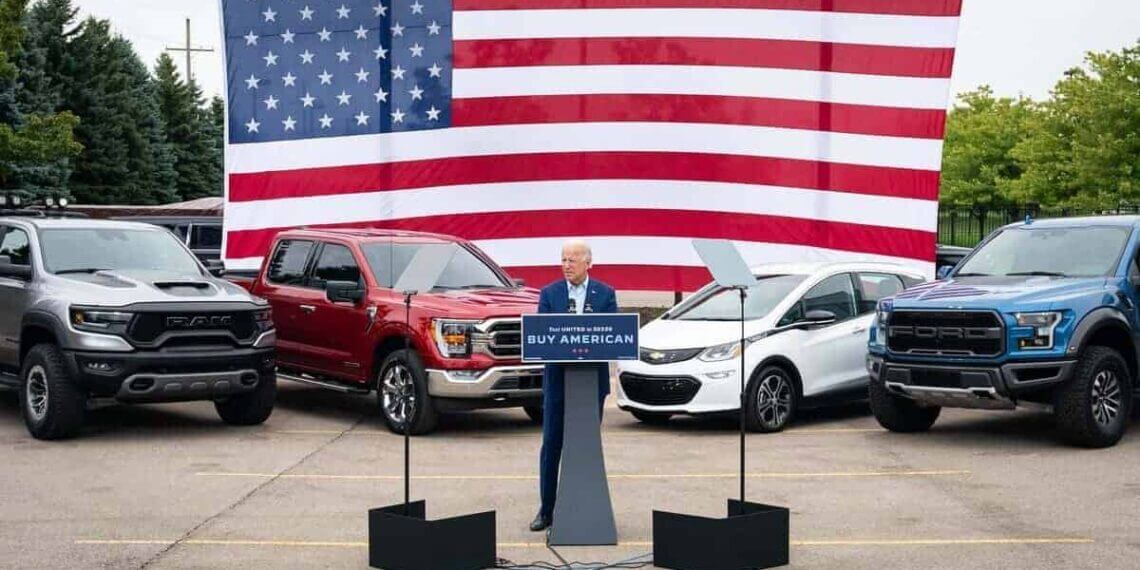 Is trump giving a speech with the uaw here? No!
