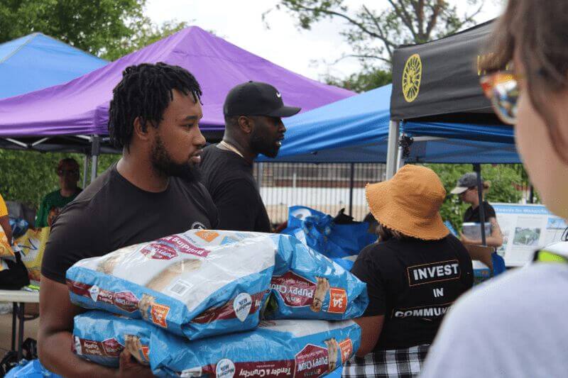 Volunteers after st louis tornado