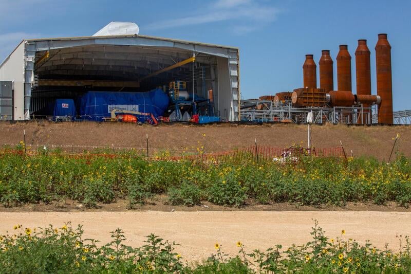 Construction of a power plant for data centers
